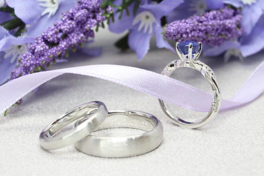 Cornflower Sapphire Wedding Rings, Platinum wedding bands. Cornflower vivid blue sapphire color gemstone | Singapore sapphire wedding rings & jewelry sapphire.